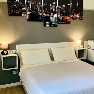 Magda House & Parking , Bari Italie