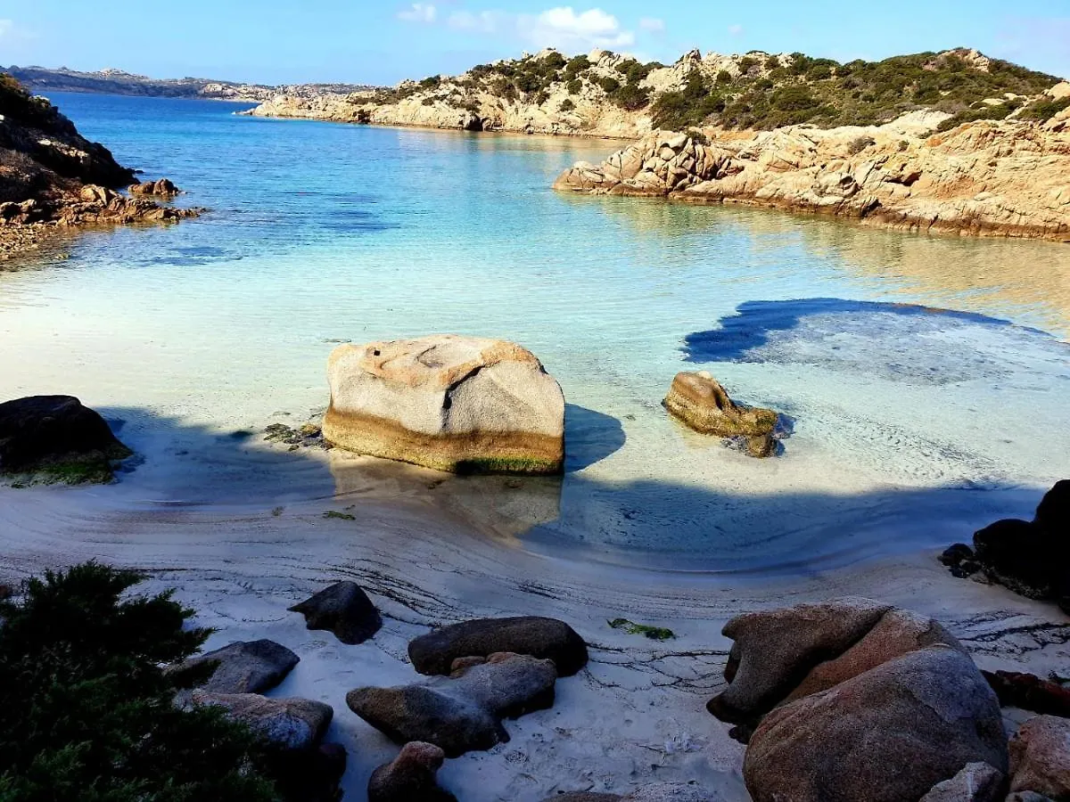 Appartamento Oltremare Davanti Spiaggia La Maddalena  0*, La Maddalena (Sassari) Italy
